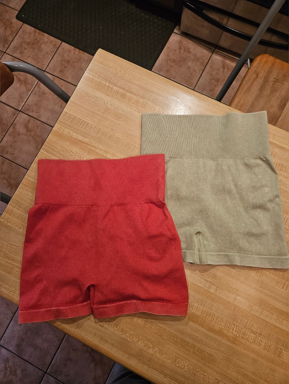 High-Waist Ribbed Women’s Shorts - Red and Olive